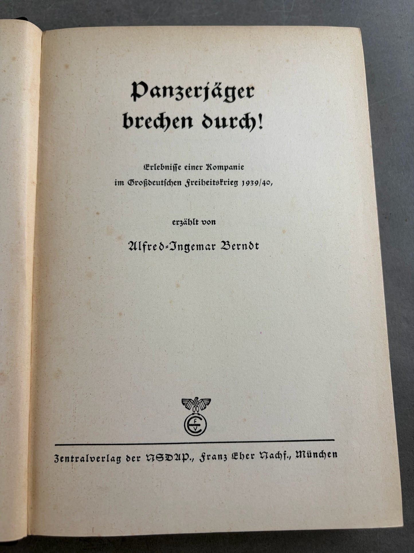 WW2 Tysk Panzerjäger Bog. Udgivet af NSDAP. Original.