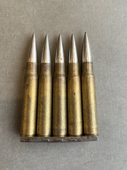 WW2 Tysk K98 patroner i laderamme. Deaktiveret. Original.