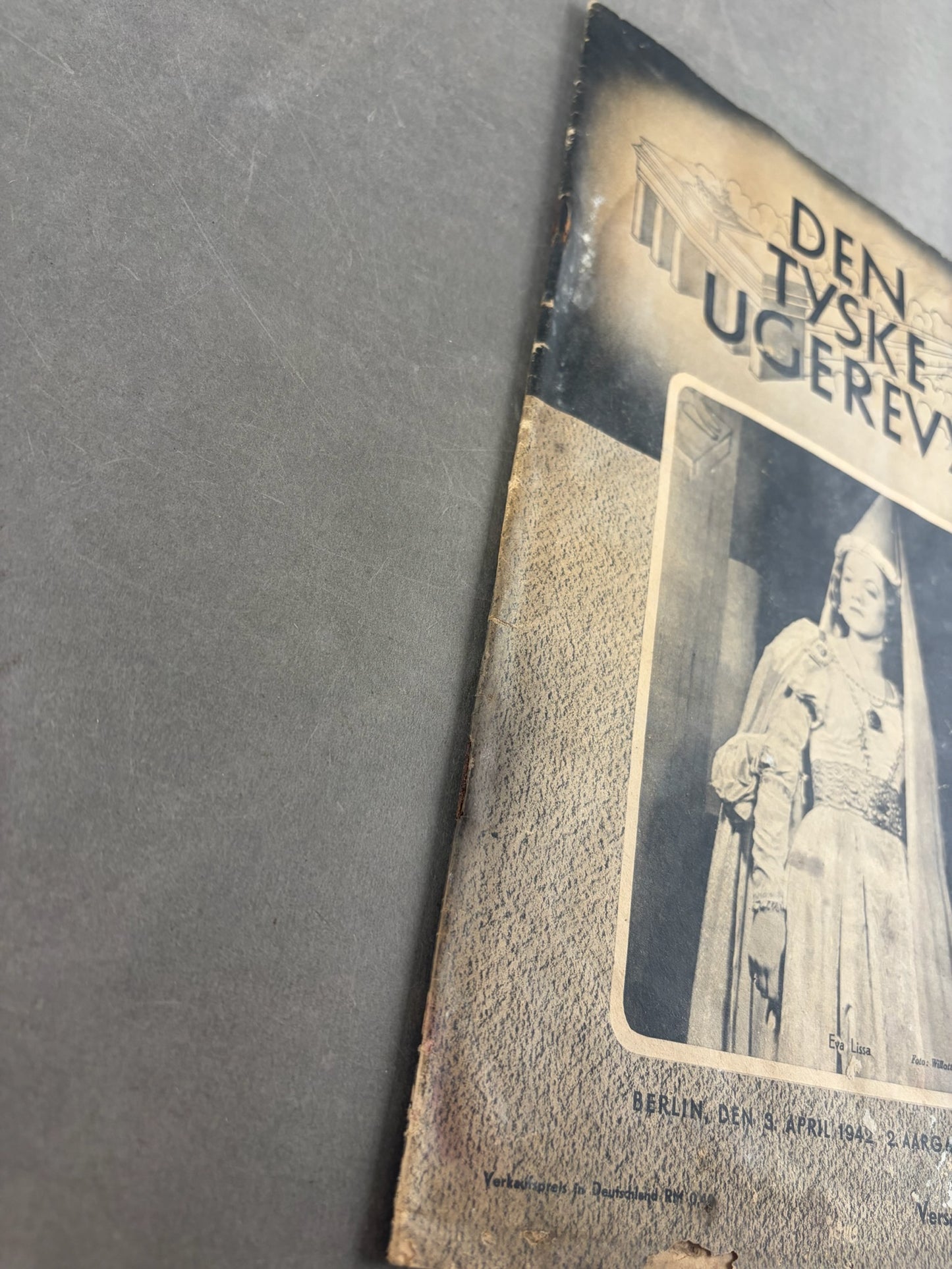 WW2 Dansk Nazistisk "Den Tyske Ugerevy" Blad. Original.
