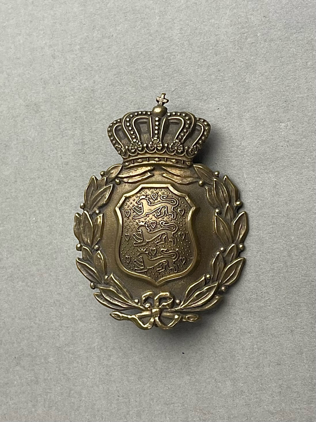 WW2 Dansk M23 Nummerplade Mærke. Original.