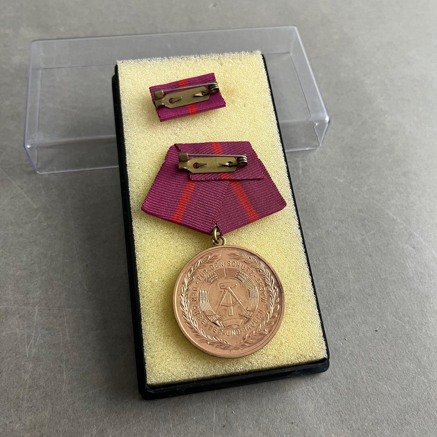 Østtysk DDR Medalje. I æske. Original.