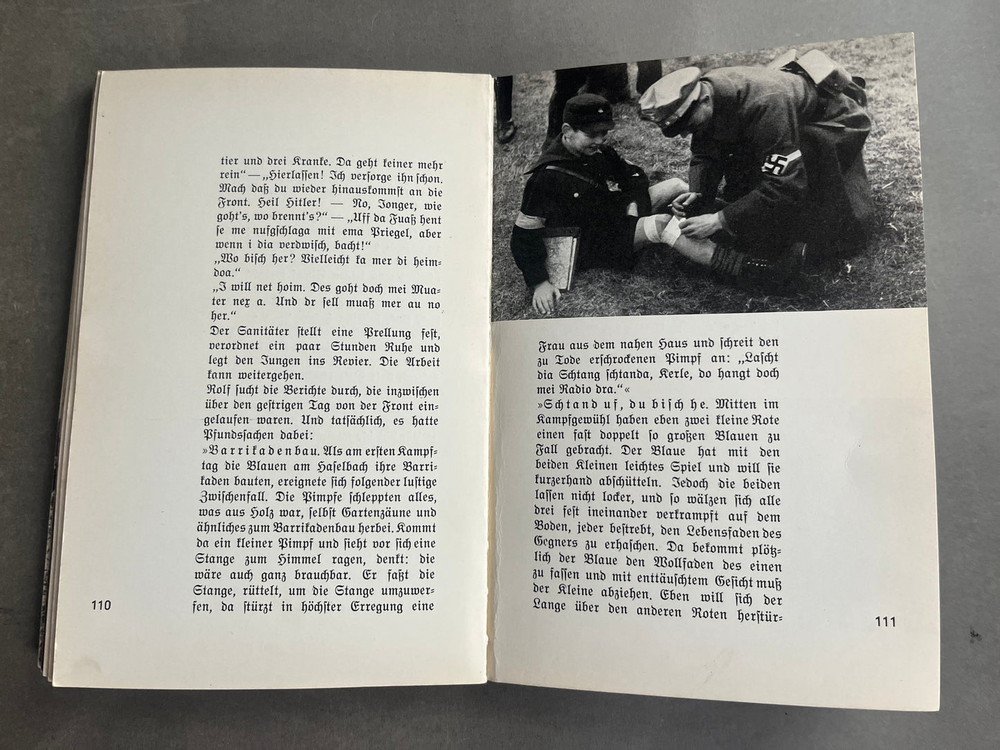 WW2 Tysk HJ Bog. Med Hilsen/Dedikation. Mange gode billeder. Original.