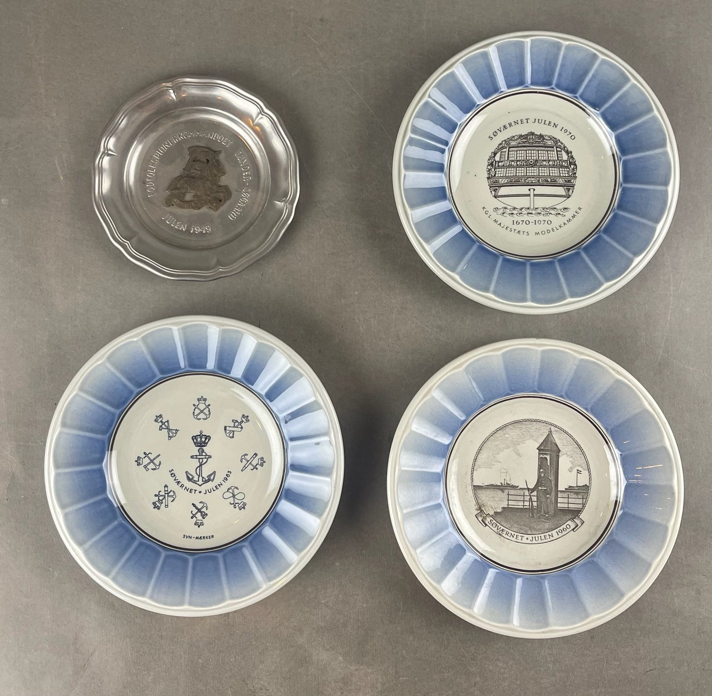 Blandet Lot af danske militær platter. Original.