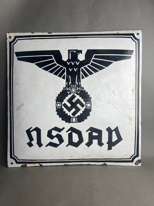 WW2 Tysk Stort NSDAP Emalje Skilt. Stemplet med fremstiller og 1934. Sjælden! Original.
