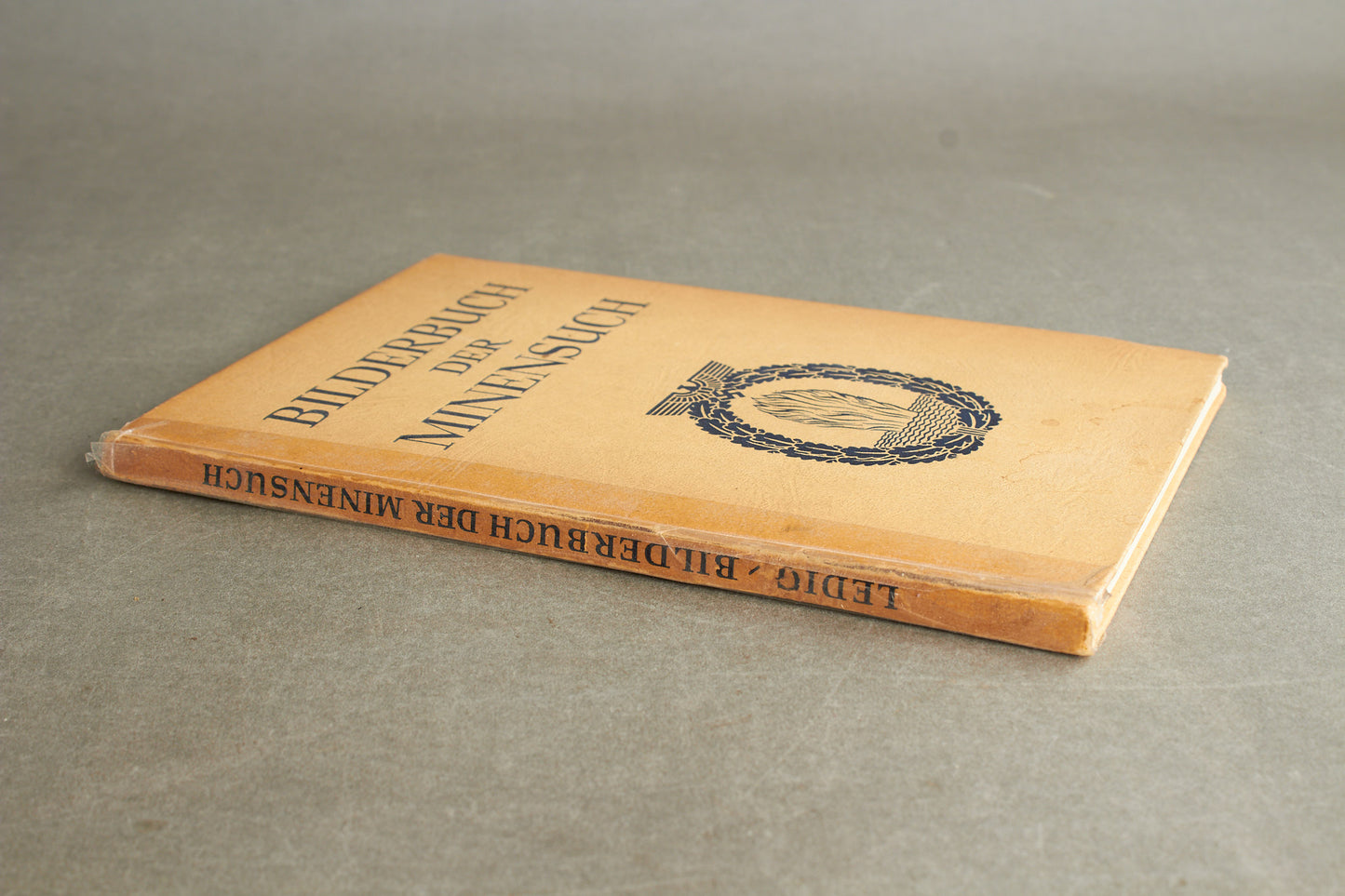 WW2 Tysk Kriegsmarine "Bilderbuch der Minensuch" Bog. Original.