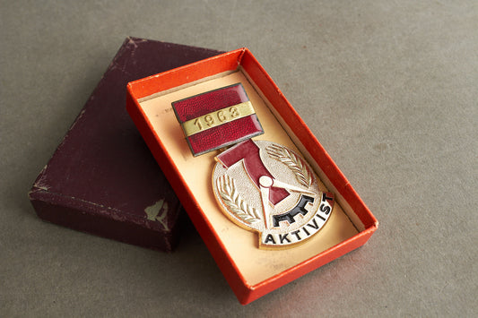 Østtysk DDR Medalje i æske. Original.