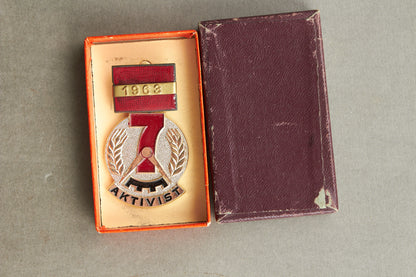 Østtysk DDR Medalje i æske. Original.