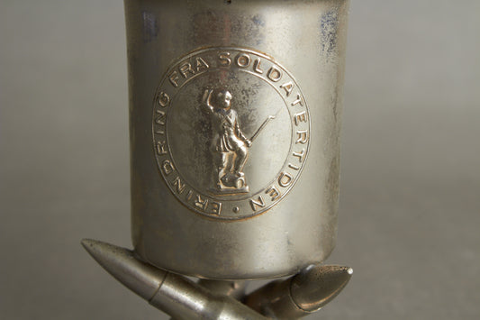 WW2 Dansk Militær Bæger med Landsoldaten. Original.