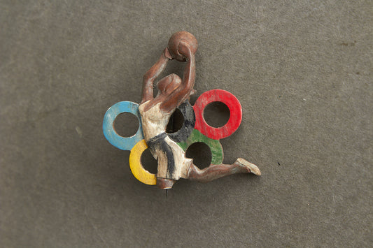 WW2 Tysk Olympiade Tinnie. Det ene ben er knækket. Original.