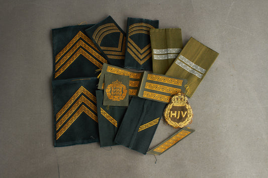 Blandet Danske Militær Mærker. Original.