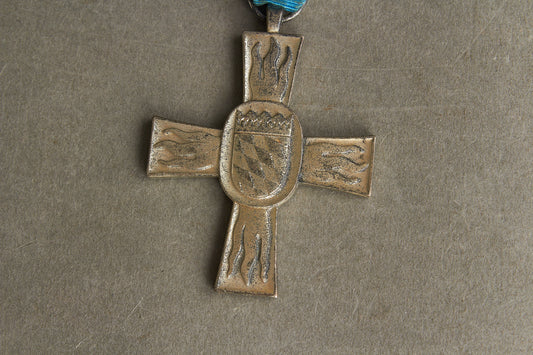 Vesttysk Bayersk "Bayerisches Feuerwehr-Ehrenkreuz" i Sølv Medalje. Original.