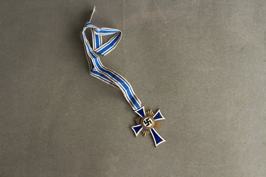 WW2 Tysk Mutterkreuz i Bronze. Original.