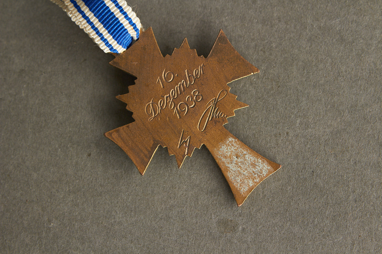 WW2 Tysk Mutterkreuz i Bronze. Original.