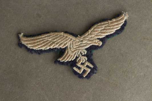 WW2 Tysk Luftwaffe Brystørn. Har været limet op på filt. Original.