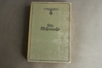 WW2 Tysk "Die Wehrmacht" Bog. Original.