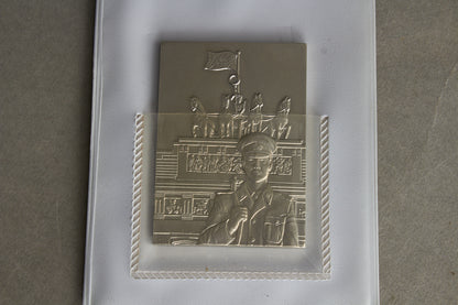 Østtysk DDR VA "Volksarmee" lille plakette. Original.