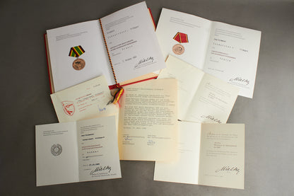 Østtysk DDR Urkunde Lot. Flere gode. Original.