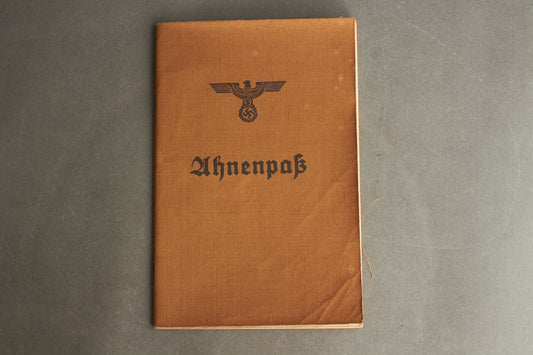 WW2 Tysk NSDAP "Ahnenpass" (Stamtavle pas). Original