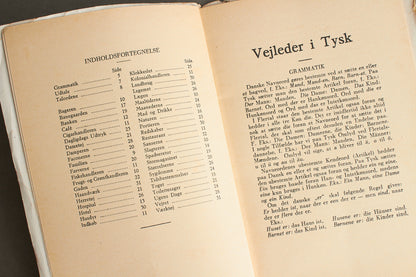 WW2 Dansk "Vejledning i Tysk" fra 1940. Ses ikke tit. Original.