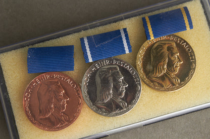 Østtysk DDR Medaljer (Guld, sølv, bronze). Original.