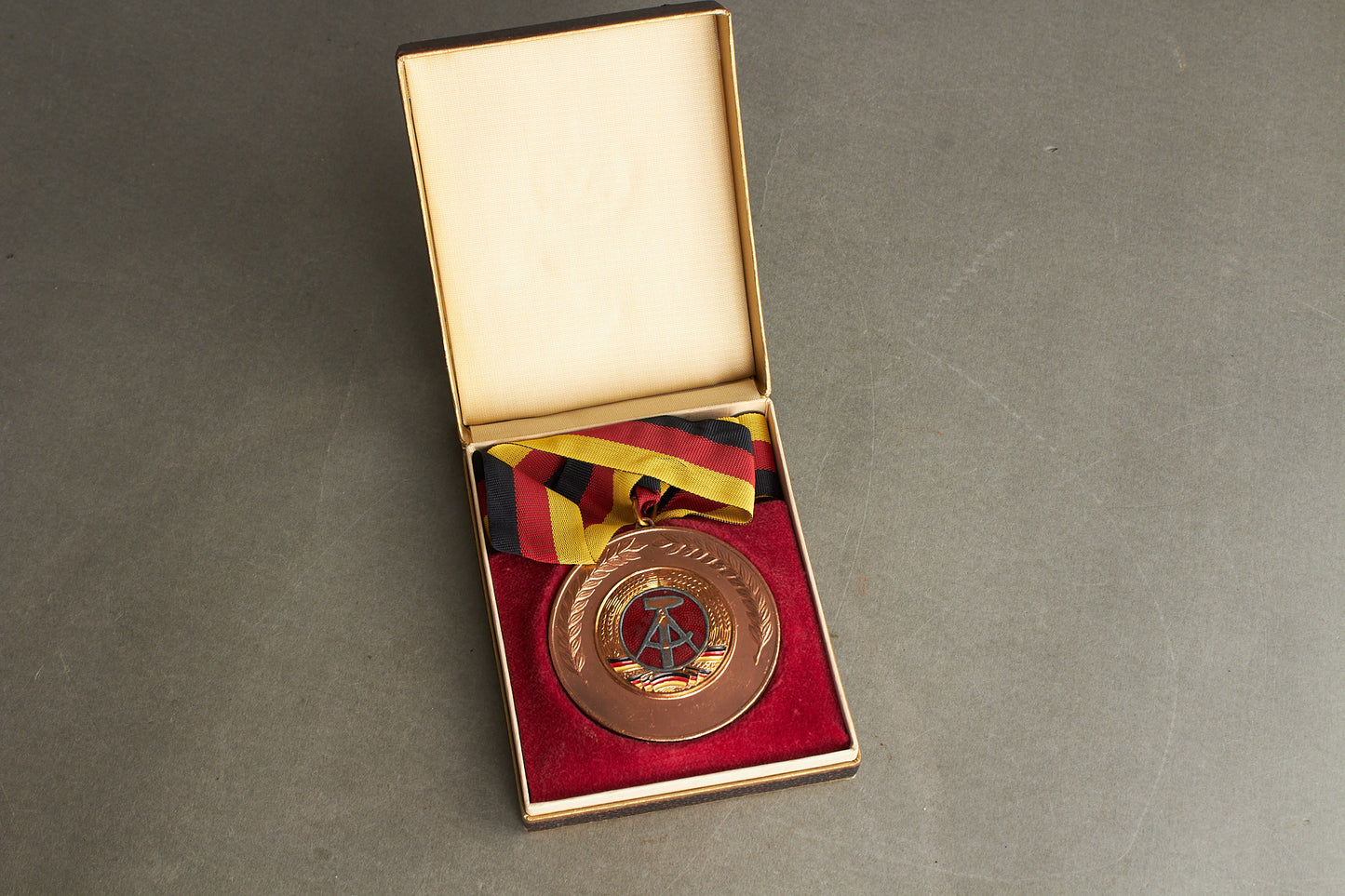 Østtysk DDR Medalje. Original.