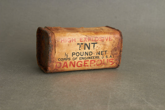WW2 Amerikansk TNT beholder. Tom og ufarlig, kan ejes af alle. Ses ikke tit. Original.