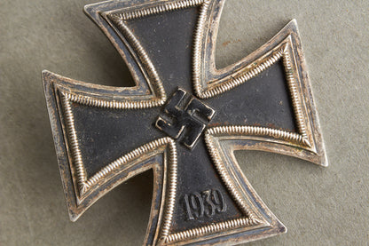 WW2 Tysk Jernkors 1. Klasse. Umærket Souval "Dipping 3". Original.