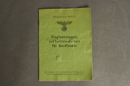 WW2 Tysk Luftwaffe "Flugfunkzeugniz und Luftfahrerschein für Bordfunker". Original.