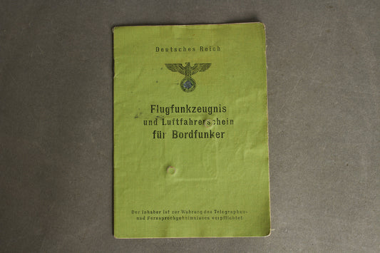 WW2 Tysk Luftwaffe "Flugfunkzeugniz und Luftfahrerschein für Bordfunker". Original.