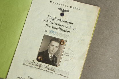 WW2 Tysk Luftwaffe "Flugfunkzeugniz und Luftfahrerschein für Bordfunker". Original.