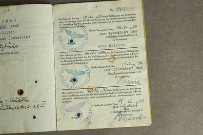 WW2 Tysk Luftwaffe "Flugfunkzeugniz und Luftfahrerschein für Bordfunker". Original.