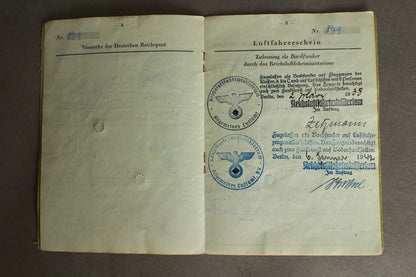 WW2 Tysk Luftwaffe "Flugfunkzeugniz und Luftfahrerschein für Bordfunker". Original.