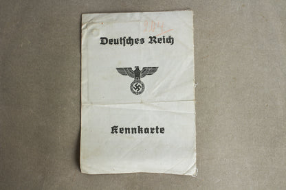 WW2 Tysk "Kennkarte". Pænt udfyldt. Original.