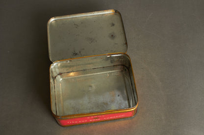 WW2 Dansk Tobaksæske. God til display. Original.