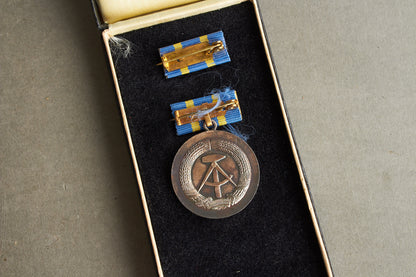 Østtysk DDR Medalje i Æske. Original.