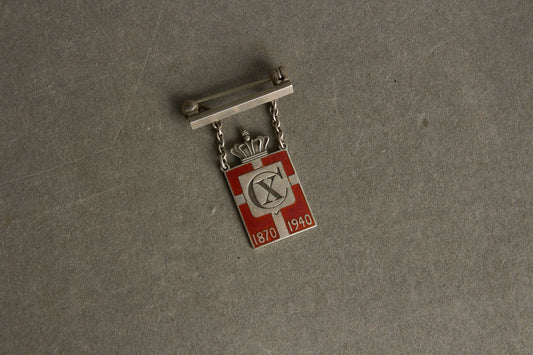 WW2 Dansk Georg Jensen Kongemærke i ægte sølv. Original.