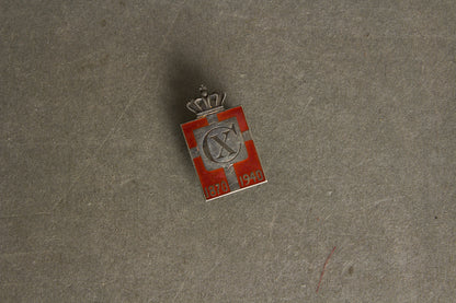 WW2 Dansk Georg Jensen Kongemærke i ægte sølv. Original.