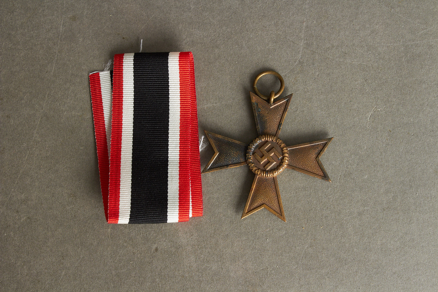 WW2 Tysk KVK u. Sværd. Original.
