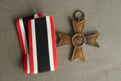 WW2 Tysk KVK u. Sværd. Original.
