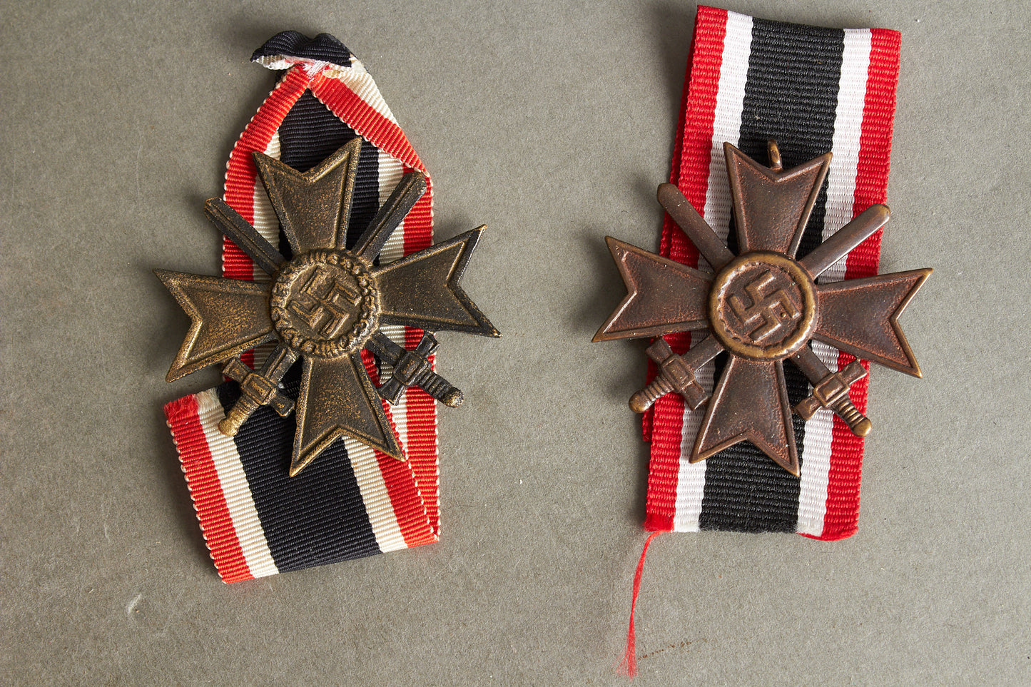 WW2 Tysk KVK Lot. Efterkrigs. Ét bånd er original.
