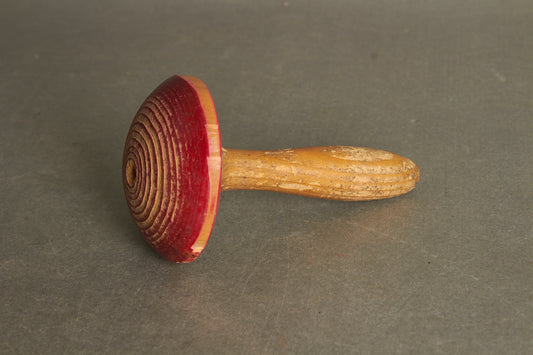Ældre "Snurretop". God til HJ display. Original.