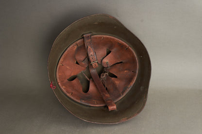 WW2 Dansk Frihedskæmper Hjelm "AMPA" (Amager) "A2" (A-Kompagni, Afsnit 2). Sjælden! Original.