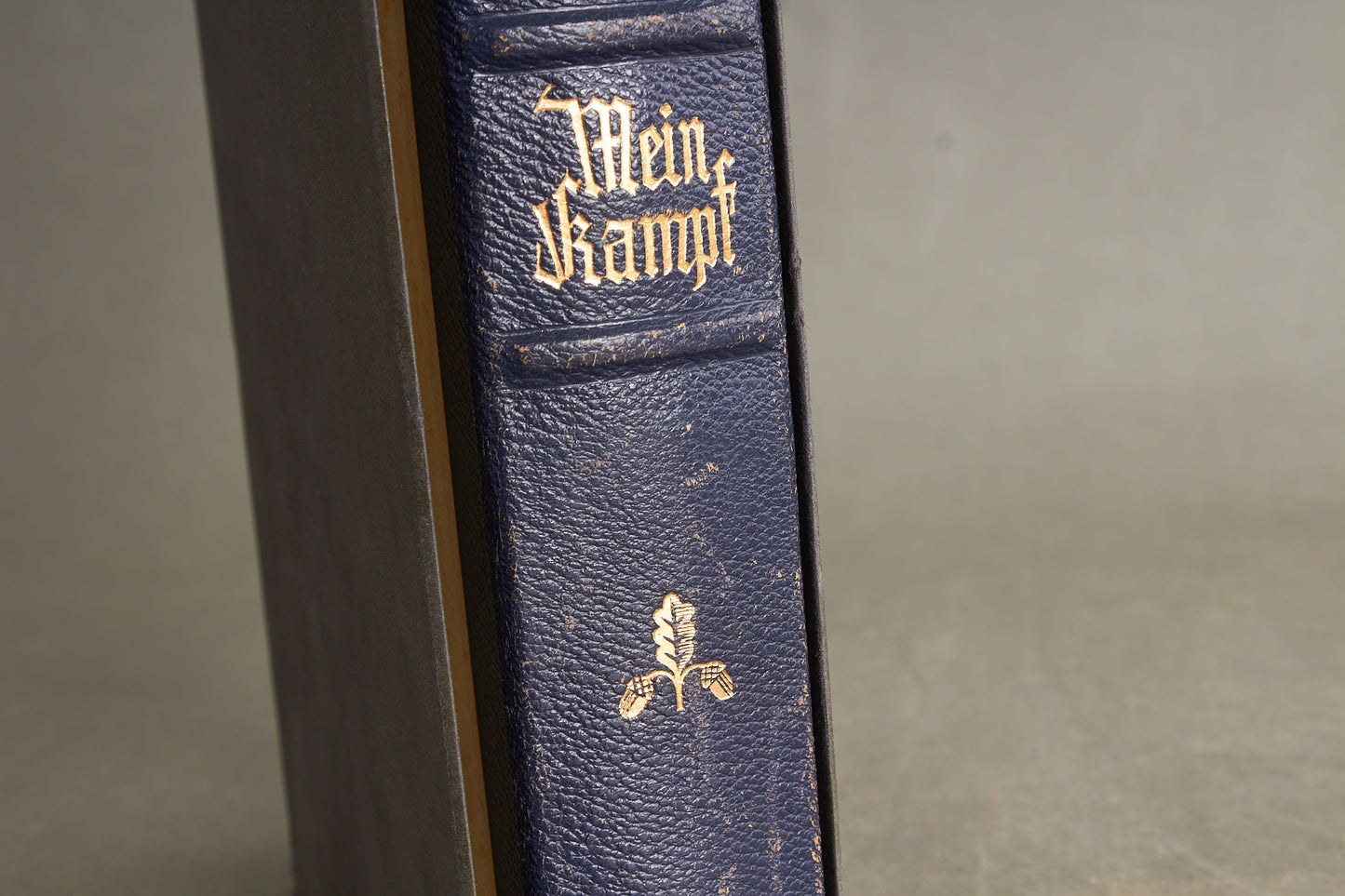 WW2 Tysk Mein Kampf i Bryllupsudgave. Med hilsen fra Borgmesteren. Sjælden. Original.