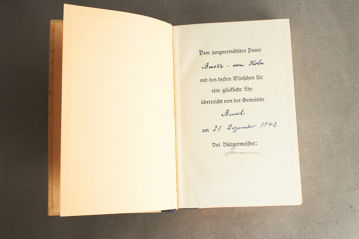 WW2 Tysk Mein Kampf i Bryllupsudgave. Med hilsen fra Borgmesteren. Sjælden. Original.