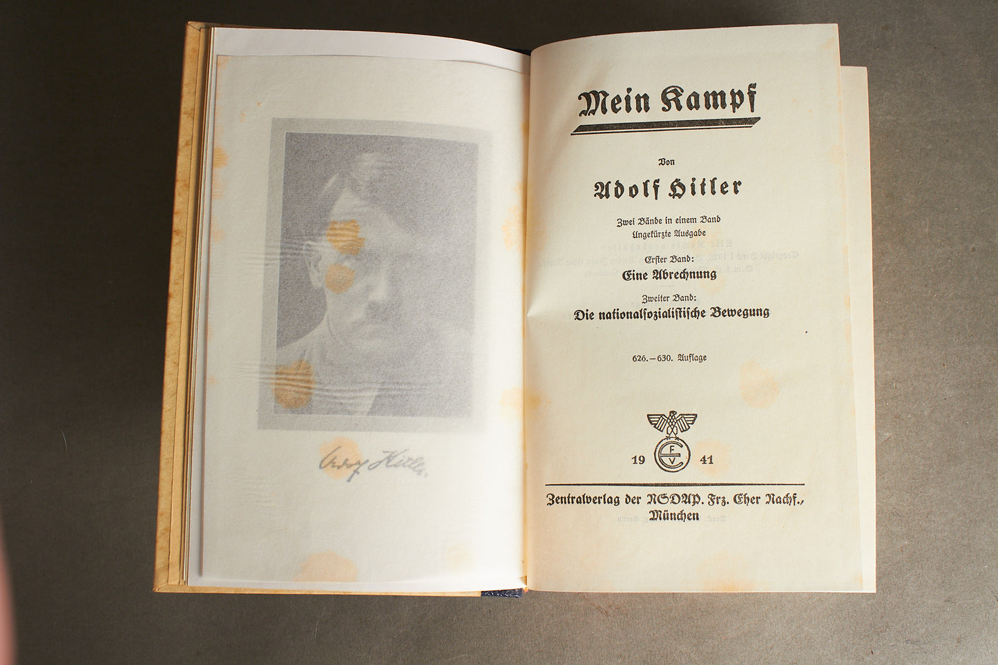 WW2 Tysk Mein Kampf i Bryllupsudgave. Med hilsen fra Borgmesteren. Sjælden. Original.