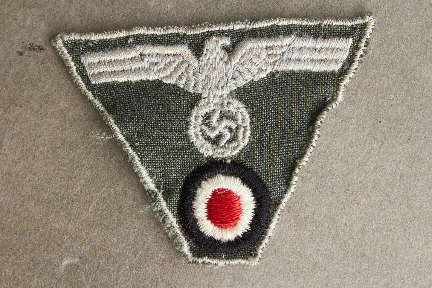 WW2 Tysk Wehrmacht M43 Kasketørn. Original.