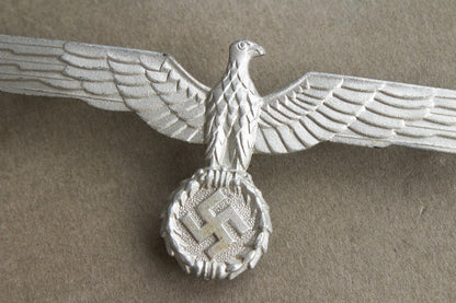 WW2 Tysk Wehrmacht Brystørn til den hvide Sommerjakke. Original.