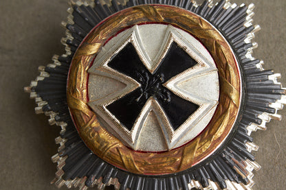 WW2 Tysk DKiG (Deutsches Kreuz in Gold) 1957-model. Original.