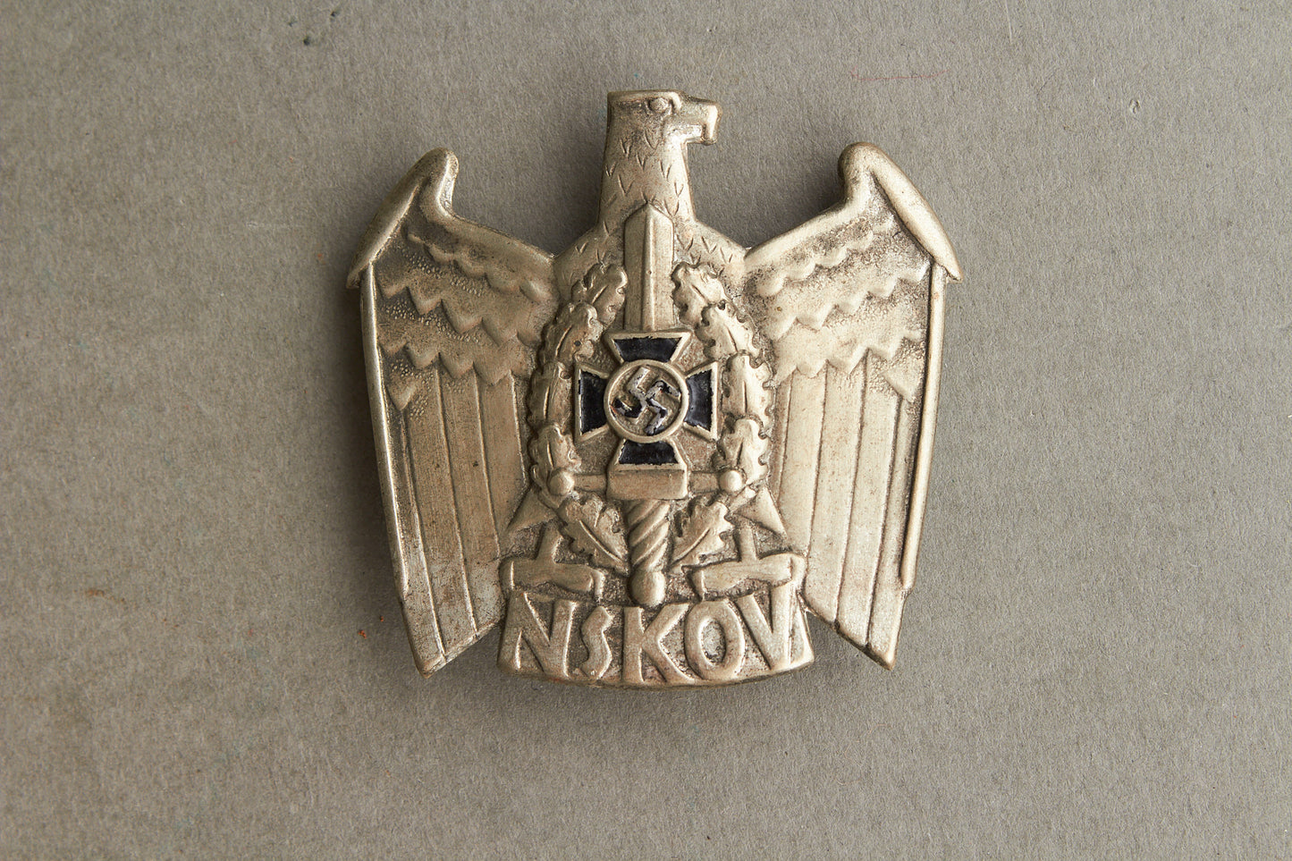 WW2 Tysk NSKOV Kasket ørn. Original.
