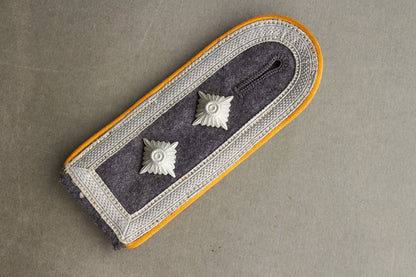 WW2 Tysk Luftwaffe Underofficer Skulderstrop for flyvende personel. Original.